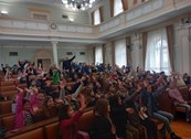 Učenici trećih razreda OŠ Dubovac u Velikoj gradskoj vijećnici puni pitanja za gradonačelnika – Damir Mandić: Teže mi je s vama nego s gradskim vijećnicima